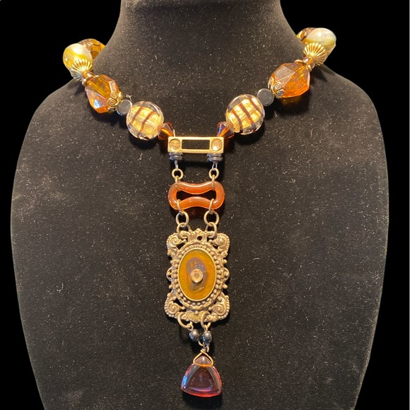 Treska Necklace. - Picture 1 of 2